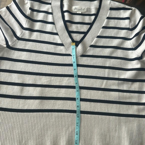 Marled XL V-Neck Sweater with Cream and Black Stripes - Picture 10 of 13